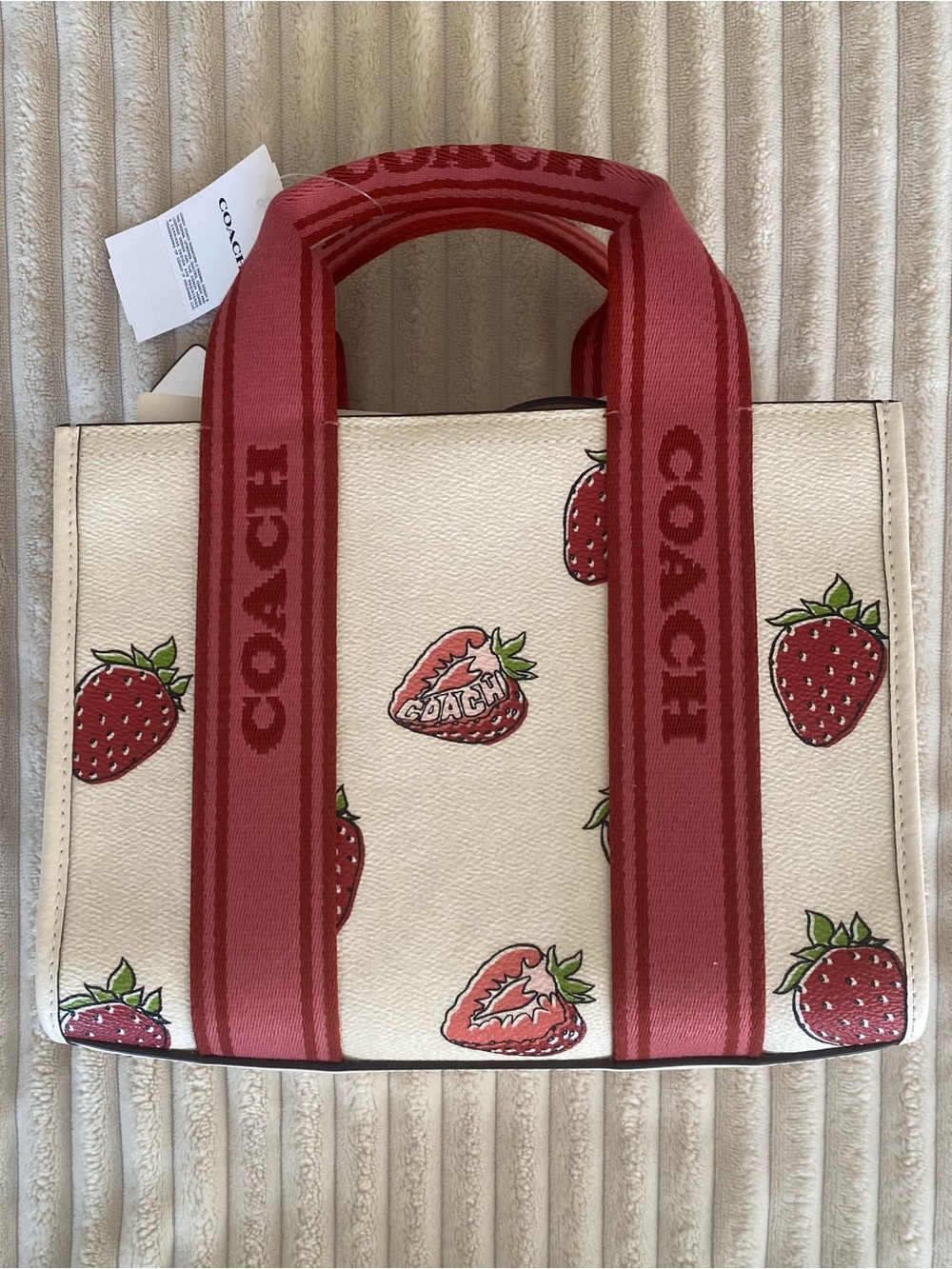 COACH SMITH TOTE STRAWBERRY PRINT - Picture 4 of 7
